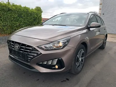 Gebraucht Hyundai i30 Essential 120 PS (88 kW) 2021 Braun Kombi
