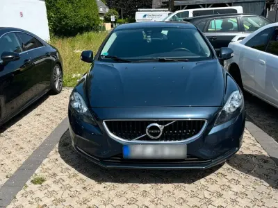 Gebraucht Volvo V40 Kinetic 150 PS (110 kW) 2018 Schwarz Limousine