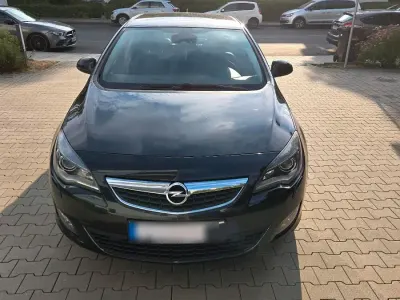 Gebraucht Opel Astra 179 PS (131 kW) 2010 Schwarz Limousine