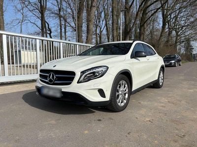 Gebraucht Mercedes GLA200 136 PS (100 kW) 2014 Weiß SUV
