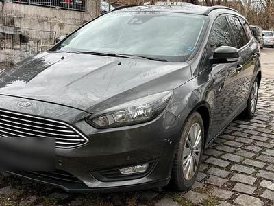 Gebraucht Ford Focus 125 PS (91 kW) 2017 Grau Kombi