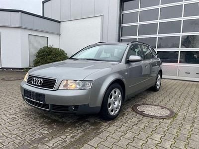 Grau Gebraucht 2003 Audi A4 Kombi | 5.990 €