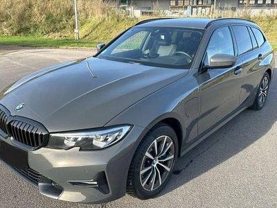 BMW 330e