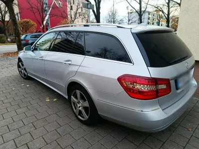 Gebraucht Mercedes E250 204 PS (150 kW) 2011 Silber Kombi