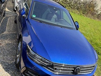 Second-hand VW Passat R-line 150 CP (110 kW) 2022 Albastru Break