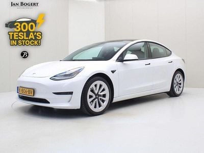 Begagnad Tesla Model 3 Long Range AWD 258 kW (351 HK) 2020 Vit Sedan