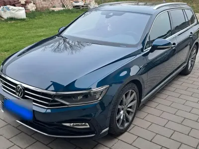 Gebraucht VW Passat R-line 200 PS (147 kW) 2022 Blau Kombi
