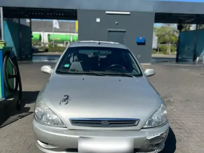 Usata Kia Rio 97 CV (71 kW) 2001 Grigio Utilitaria