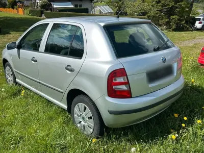 Gebraucht Skoda Fabia 55 PS (40 kW) 2004 Silber Limousine