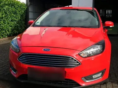 Gebraucht Ford Focus 150 PS (110 kW) 2014 Rot Limousine