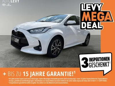 Gebraucht Toyota Yaris Team 116 PS (85 kW) 2022 Weiß Kleinwagen
