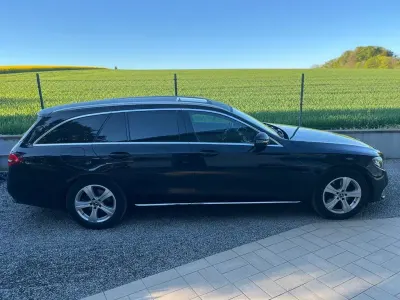 Usado Mercedes E220 194 CV (142 kW) 2019 Negro Berlina