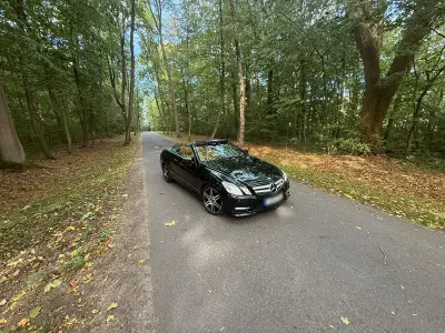 Gebraucht Mercedes E200 184 PS (135 kW) 2012 Schwarz Cabrio