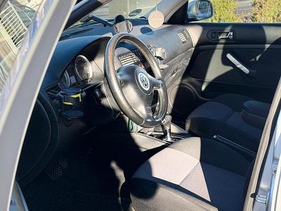 Gebraucht VW Bora 101 PS (74 kW) 2002 Grau Limousine