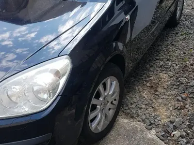 Gebraucht Opel Astra 105 PS (77 kW) 2006 Schwarz Kleinwagen