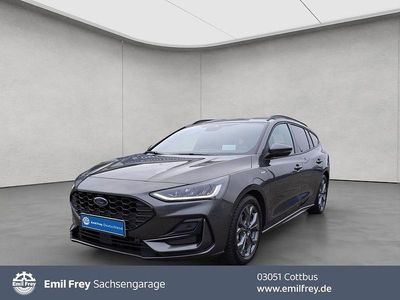 Grau Gebraucht 2024 Ford Focus ST-Line X Limousine | 24.940 € (Fairer Preis)