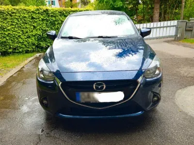 Gebraucht Mazda 2 Exclusive-Line 105 PS (77 kW) 2015 Blau Kleinwagen