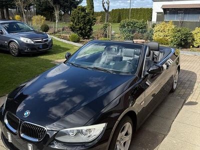 Gebraucht BMW 318 Cabriolet 143 PS (105 kW) 2010 Schwarz Cabrio
