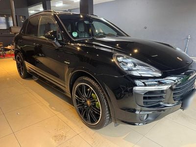 Gebraucht Porsche Cayenne S E-Hybrid Chrono 416 PS (305 kW) 2017 Schwarz SUV
