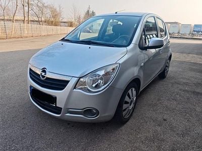Gebraucht Opel Agila 86 PS (63 kW) 2009 Silber Kleinwagen