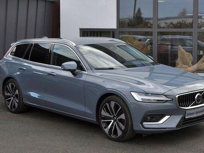 Grau Gebraucht 2023 Volvo V60 Plus Kombi | 30.900 € (Guter Preis)