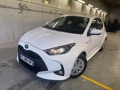 Weiß Gebraucht 2021 Toyota Yaris Hybrid Kleinwagen | 13.330 € (Fairer Preis)