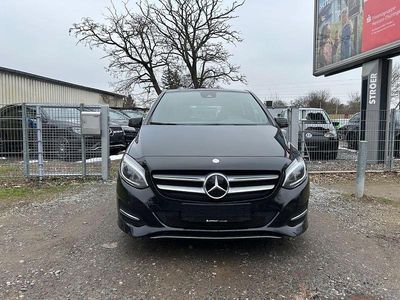 Usata Mercedes B180 122 CV (89 kW) 2015 Nero Monovolume
