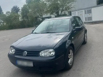 Używany VW Golf IV 75 KM (55 kW) 2001 Niebieski Sedan/Limuzyna