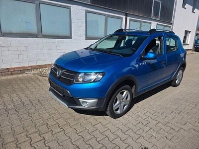 Usata Dacia Sandero Prestige 90 CV (66 kW) 2015 Blu Berlina