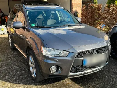 Begagnad Mitsubishi Outlander 177 HK (130 kW) 2012 Grå SUV
