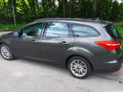 Gebraucht Ford Focus 120 PS (88 kW) 2018 Grau Kombi