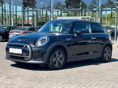 Occasion Mini Cooper SE Essential 135 kW (184 PK) 2023 Zwart Hatchback