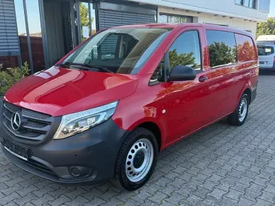 Gebraucht Mercedes Vito 163 PS (119 kW) 2022 Rot Van