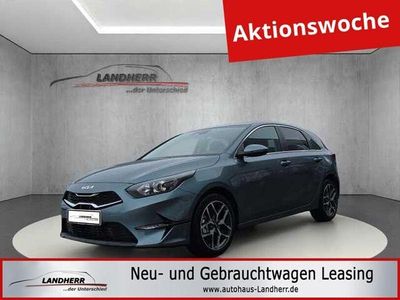 Neu Kia Ceed Gold 140 PS (102 kW) 2026 Yucca steel gray Kleinwagen