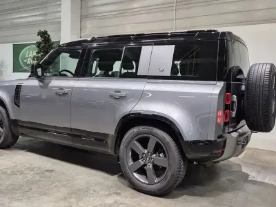 Gebraucht Land Rover Defender SE Dynamic 200 PS (147 kW) 2023 Grau SUV