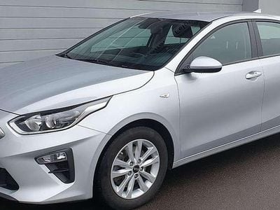 Gebraucht Kia Ceed GT Edition 7 99 PS (72 kW) 2018 (kcs) sparklingsilber met. Limousine