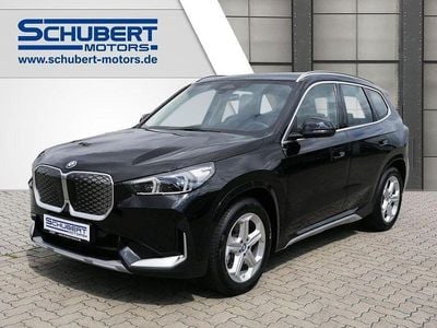 Schwarz Neu 2025 BMW iX1 Performance SUV | 48.900 € (Guter Preis)