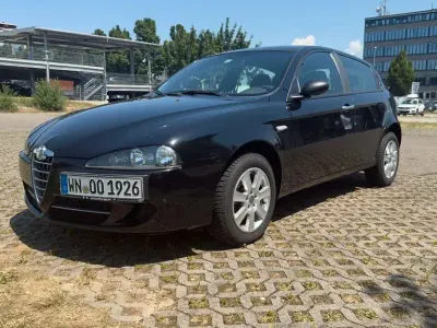 Gebraucht Alfa Romeo 147 105 PS (77 kW) 2009 Schwarz Kleinwagen