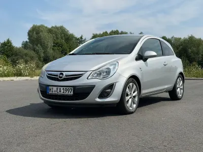 Gebraucht Opel Corsa Active 87 PS (63 kW) 2012 Silber Kleinwagen