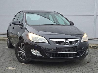 Gebraucht Opel Astra Edition 116 PS (85 kW) 2010 Schwarz Limousine