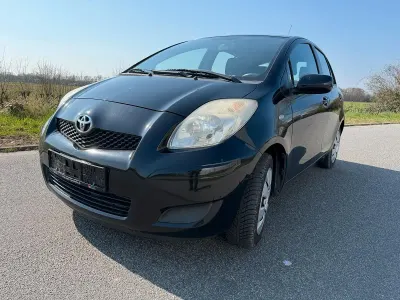 Usata Toyota Yaris 70 CV (51 kW) 2008 Nero Utilitaria