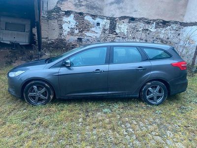Usata Ford Focus 105 CV (77 kW) 2018 Grigio Station wagon