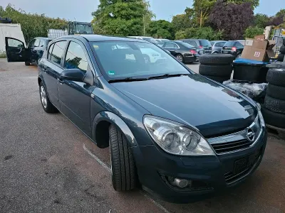 Gebraucht Opel Astra 90 PS (66 kW) 2009 Blau Kleinwagen