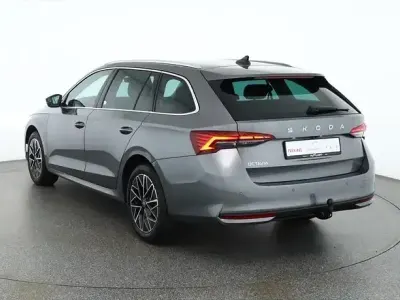 Neu Skoda Octavia 150 PS (110 kW) 2025 Grau Kombi