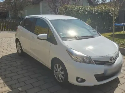 Brugt Toyota Yaris Life 99 HK (72 kW) 2013 Hvid Hatchback