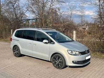 Second-hand VW Sharan Highline 170 CP (125 kW) 2010 Argintiu Monovolum