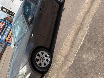 Usata BMW 118 138 CV (101 kW) 2007 Andere farben Utilitaria