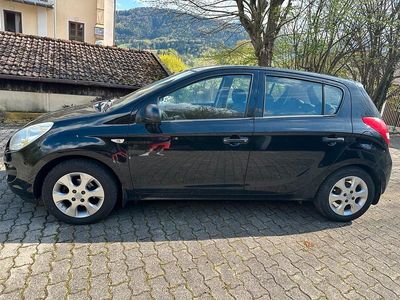 Second-hand Hyundai i20 78 CP (57 kW) 2012 Negru Hatchback