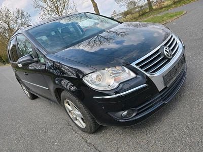 Second-hand VW Touran 140 CP (102 kW) 2008 Negru Monovolum