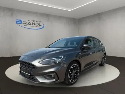 Używany Ford Focus ST-Line 182 KM (133 kW) 2020 Szary Sedan/Limuzyna